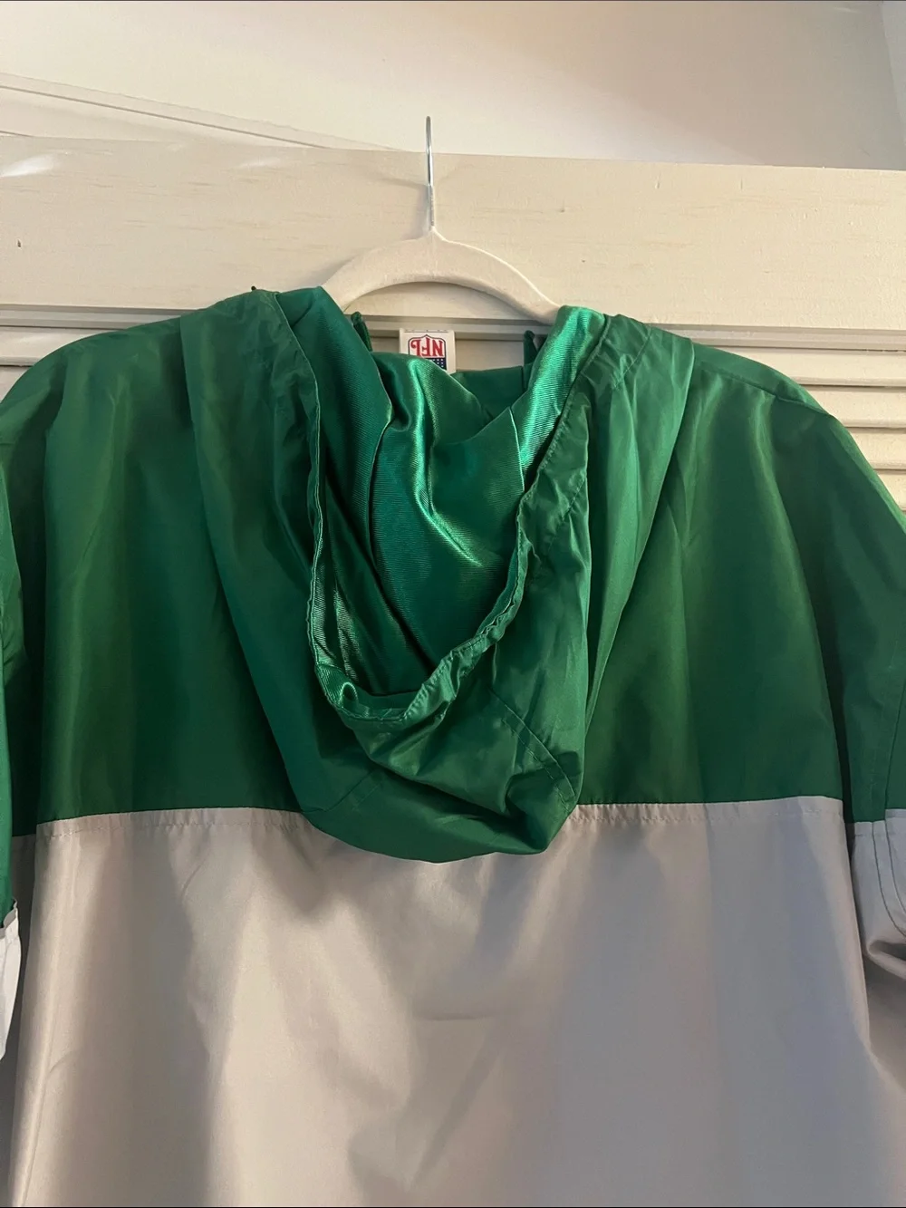 Philadelphia Eagles Green & White Pullover Windbreaker 🦅💚🏈